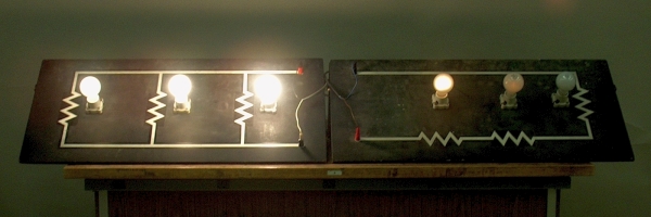 Light bulbs in series and parallel, different wattages